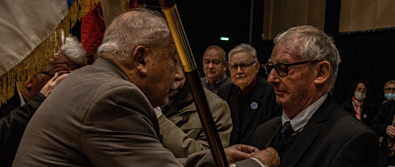 Remise insigne porte drapeaux